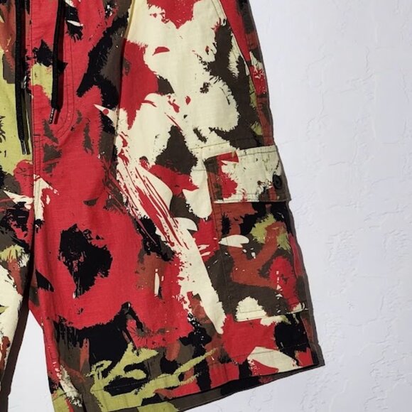 Lira Men's Camo Cargo Shorts- Excellent Condition- Size Large - Picture 2 of 6